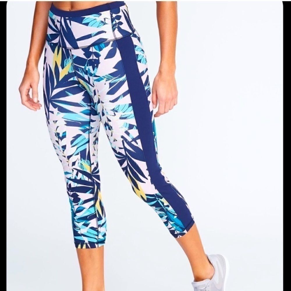 Old Navy Elevate High-Rise Crop Legging Tropical